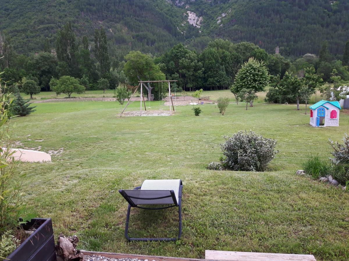 La Petite Maison 05 Trescleoux Luaran gambar