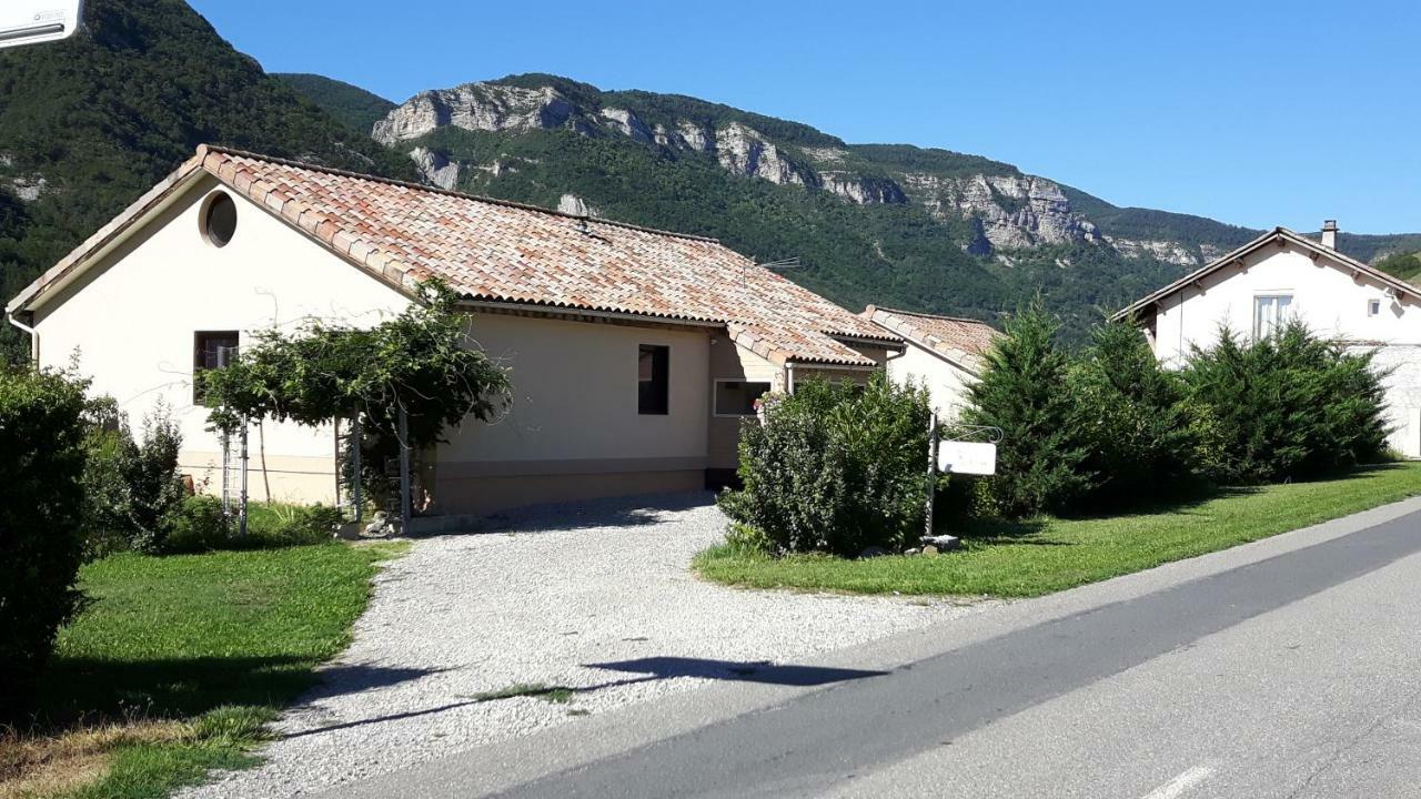 La Petite Maison 05 Trescleoux Luaran gambar