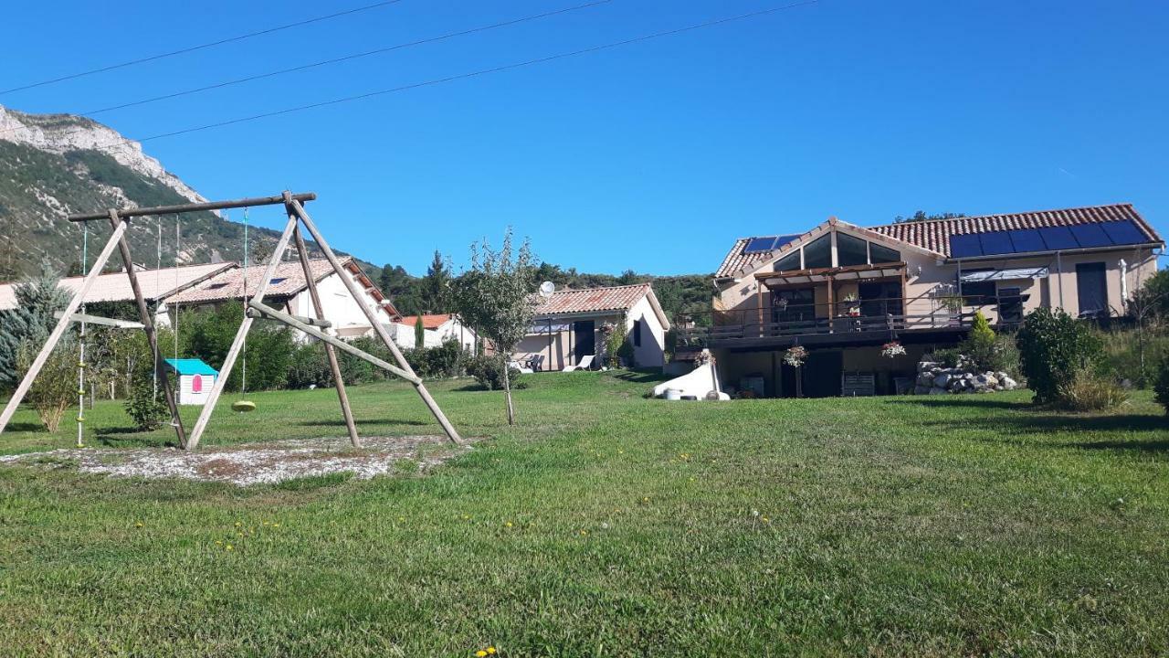 La Petite Maison 05 Trescleoux Luaran gambar